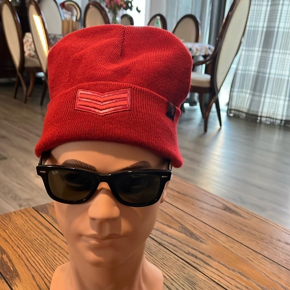 Mens cool red beanie 🎉